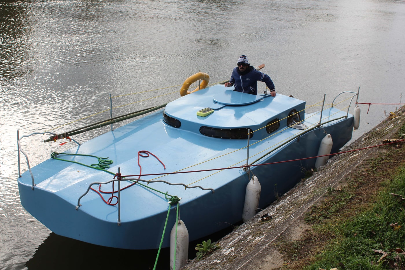 Joachim Monvoisin, L'Ingénue — boat-sculpture